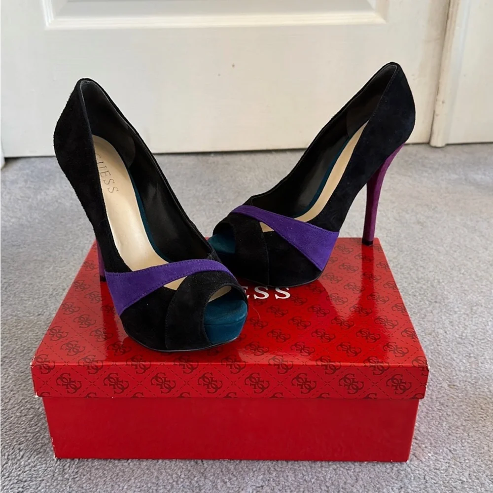 Guess Heels - Picture 2 of 5